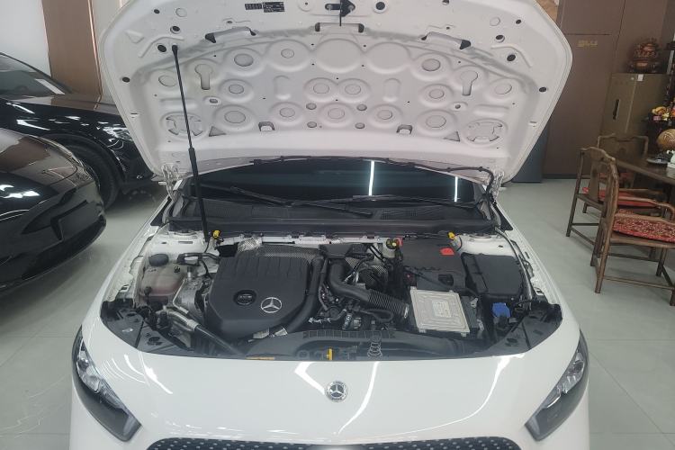 Used Mercedes-Benz A-Class 2022 Revised Version A 200 L Sport Sedan Fashionable Style Engine Bay