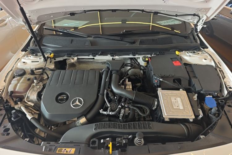 Used Mercedes-Benz A-Class 2022 Revised Version A 200 L Sport Sedan Fashionable Style Engine Bay