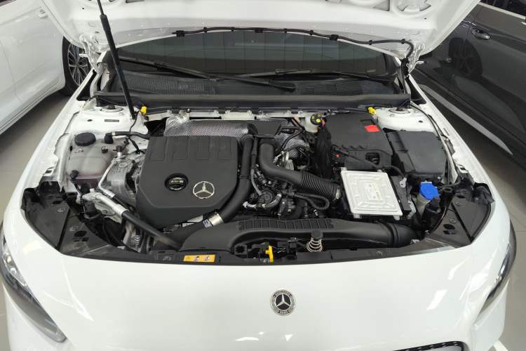 Used Mercedes-Benz A-Class 2022 Revised Version A 200 L Sport Sedan Fashionable Style Engine Bay