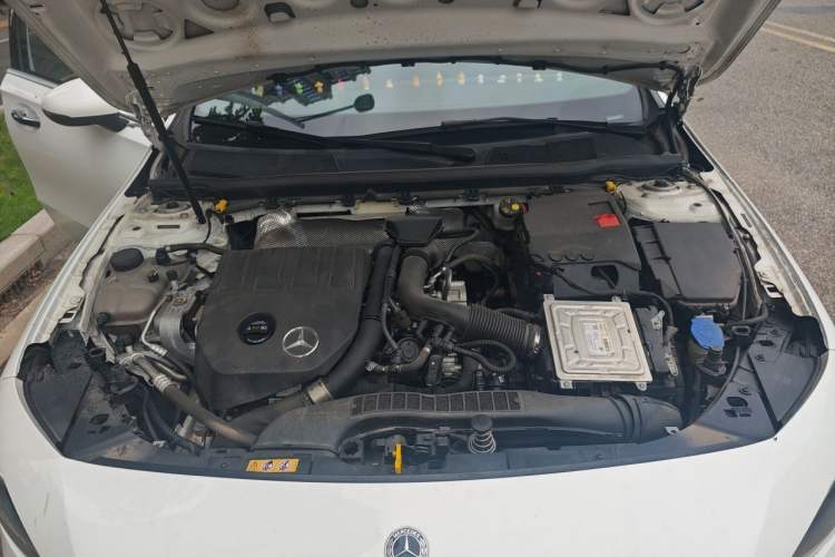 Used Mercedes-Benz A-Class 2022 Revised Version A 200 L Sport Sedan Fashionable Style Engine Bay