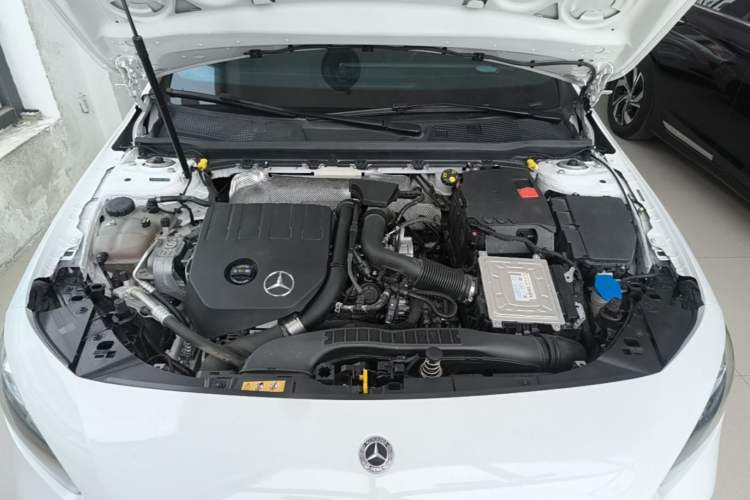 Used Mercedes-Benz A-Class 2022 Revised Version A 200 L Sport Sedan Fashionable Style Engine Bay