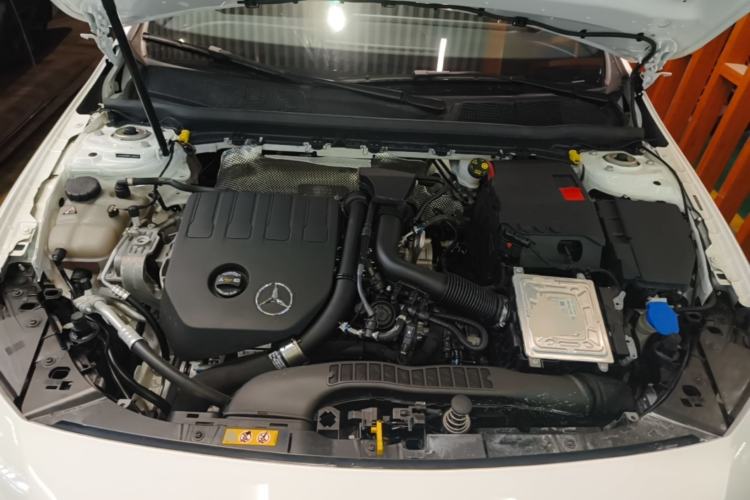 Used Mercedes-Benz A-Class 2022 Revised Version A 200 L Sport Sedan Fashionable Style Engine Bay