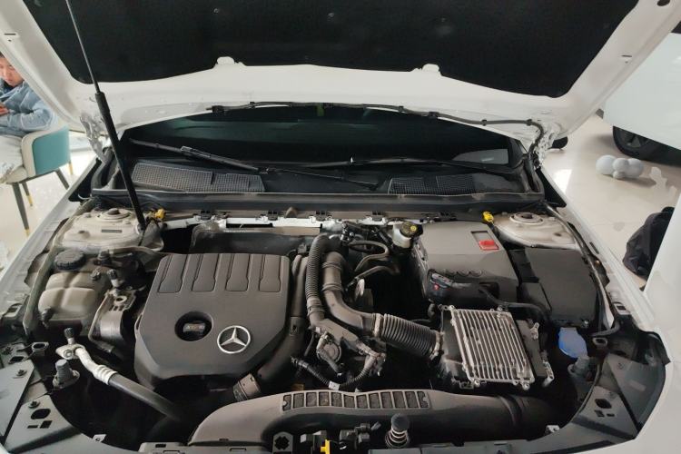Used Mercedes-Benz A-Class 2022 Revised Version A 200 L Sport Sedan Fashionable Style Engine Bay