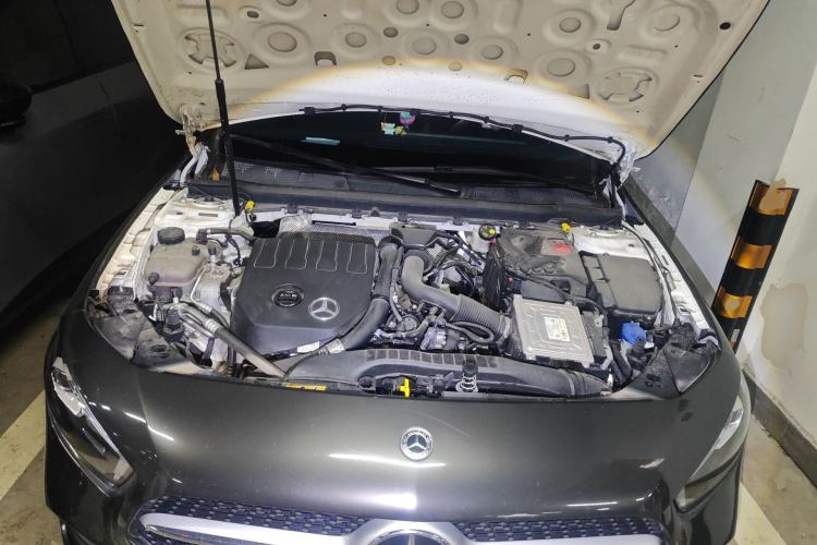 Used Mercedes-Benz A-Class 2022 Revised Version A 200 L Sport Sedan Fashionable Style Engine Bay