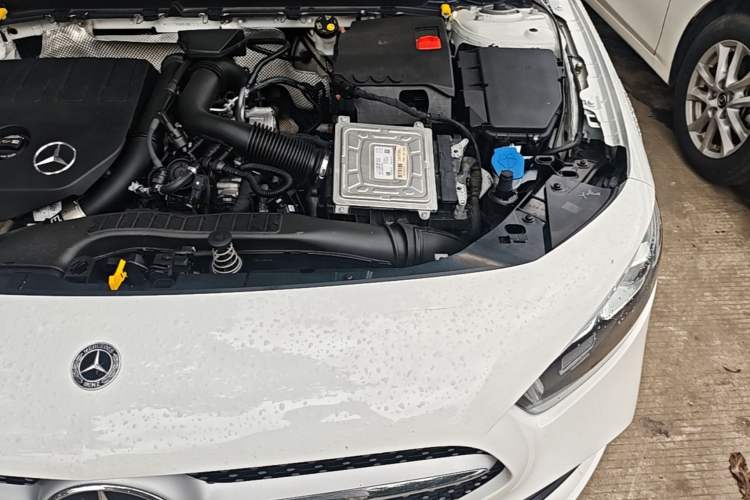 Used Mercedes-Benz A-Class 2022 Second Facelift A 200 L Sport Sedan Fashion Version Engine Bay Left