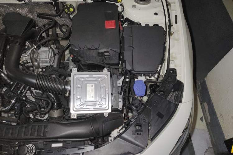 Used Mercedes-Benz A-Class 2022 A 200 Fashion Model Engine Bay Left