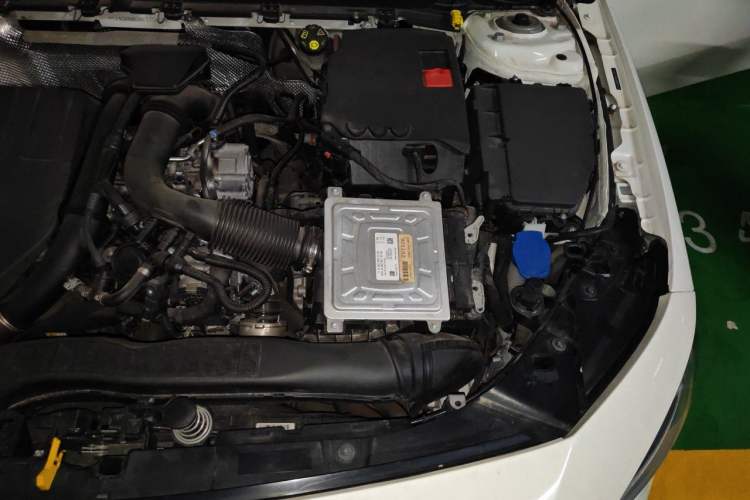 Used Mercedes-Benz A-Class 2022 A 200 L Sport Sedan Dynamic Model Engine Bay Left