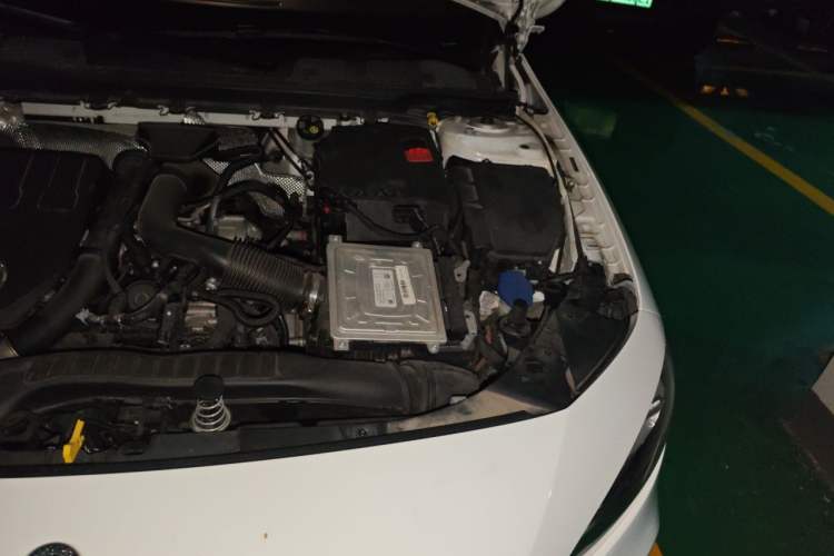 Used Mercedes-Benz A-Class 2022 A 200 Fashion Model Engine Bay Left