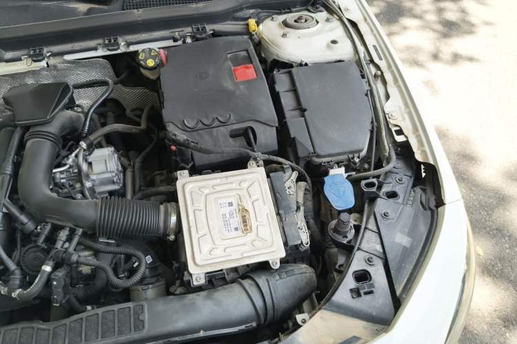 Used Mercedes-Benz A-Class 2022 A 200 L Sport Sedan Fashion Model Engine Bay Left