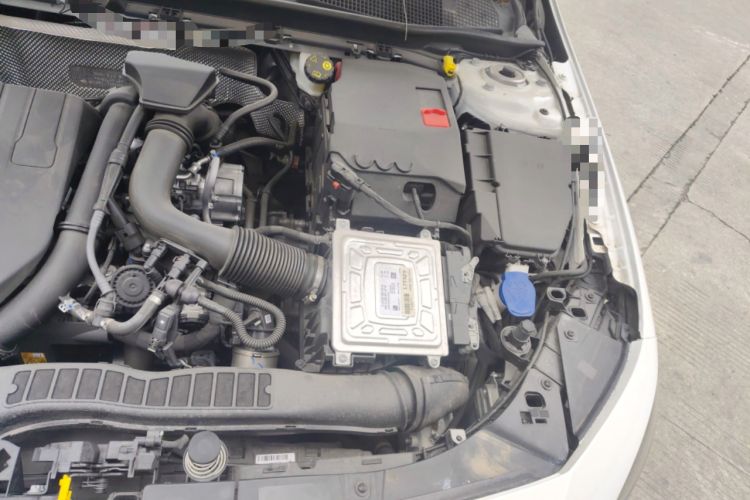 Used Mercedes-Benz A-Class 2022 Revised Version A 200 L Sport Sedan Fashionable Style Engine Bay Left