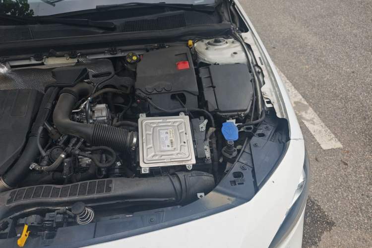 Used Mercedes-Benz A-Class 2022 Revised Version A 200 L Sport Sedan Fashionable Style Engine Bay Left