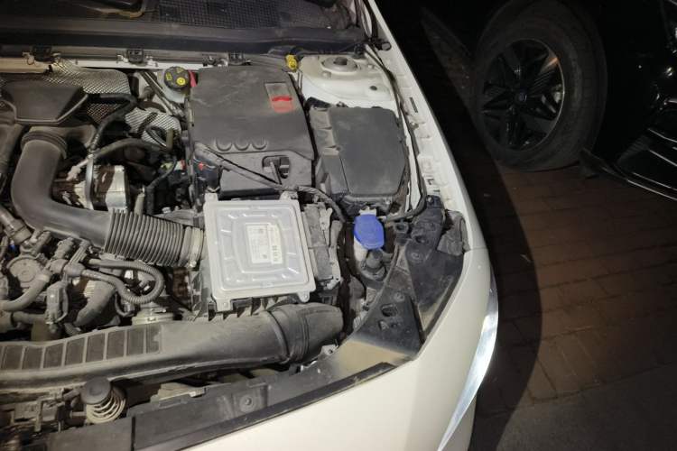 Used Mercedes-Benz A-Class 2022 Revised Version A 200 L Sport Sedan Fashionable Style Engine Bay Left