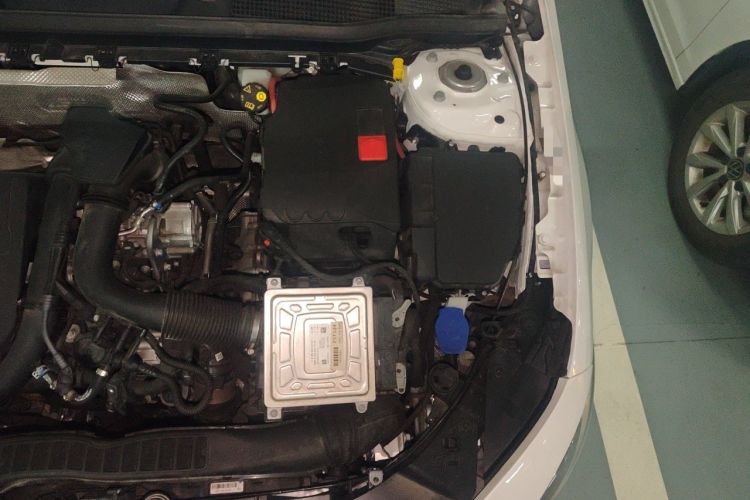 Used Mercedes-Benz A-Class 2022 Revised Version A 200 L Sport Sedan Fashionable Style Engine Bay Left