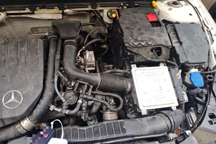 Used Mercedes-Benz A-Class 2022 Revised Version A 200 L Sport Sedan Fashionable Style Engine Bay Left