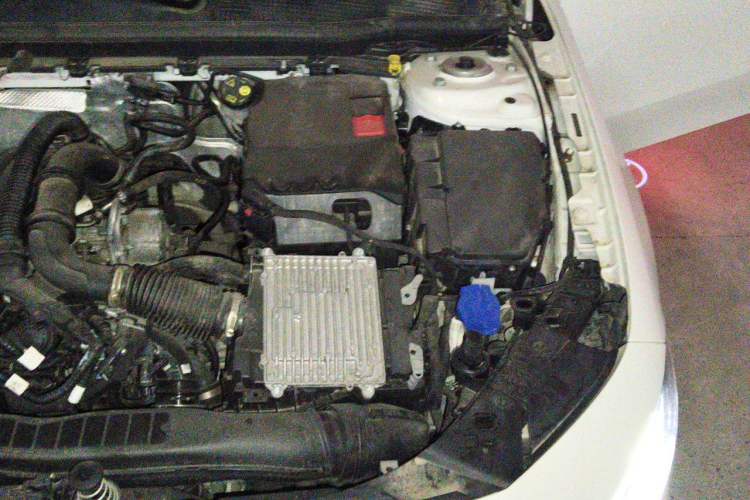 Used Mercedes-Benz A-Class 2022 Revised Version A 200 L Sport Sedan Fashionable Style Engine Bay Left