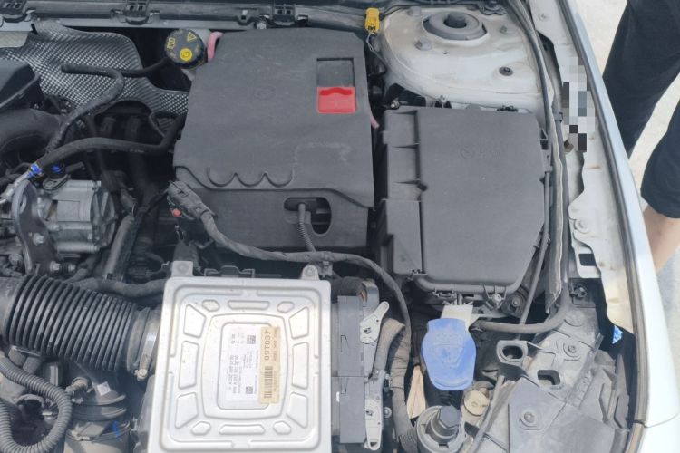 Used Mercedes-Benz A-Class 2022 Second Facelift A 200 L Sport Sedan Fashion Version Engine Bay Left