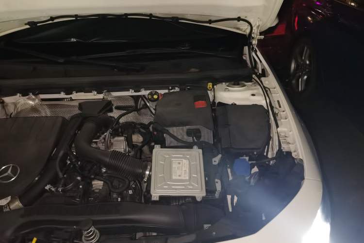 Used Mercedes-Benz A-Class 2022 Second Facelift A 200 L Sport Sedan Fashion Version Engine Bay Left