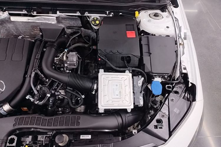 Used Mercedes-Benz A-Class 2022 Revised Version A 200 L Sport Sedan Fashionable Style Engine Bay Left
