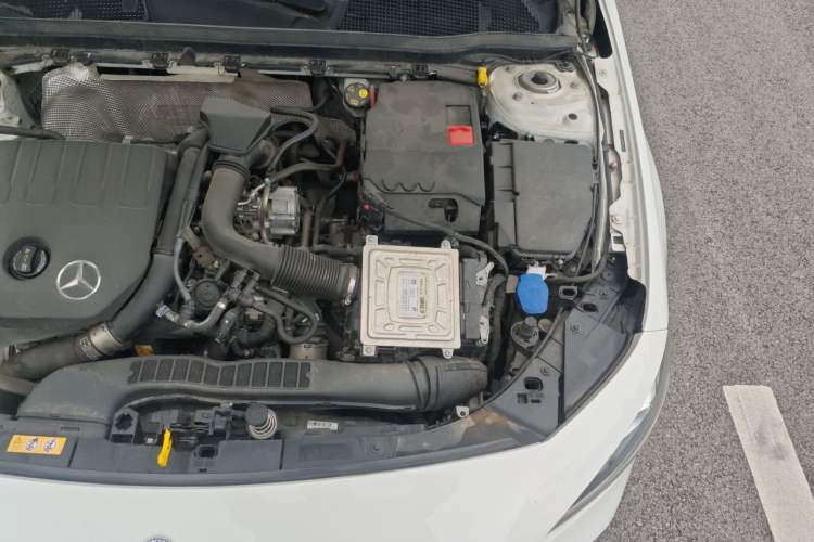 Used Mercedes-Benz A-Class 2022 Revised Version A 200 L Sport Sedan Fashionable Style Engine Bay Left