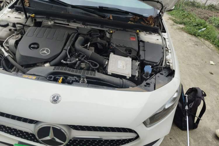 Used Mercedes-Benz A-Class 2022 Second Facelift A 200 L Sport Sedan Fashion Version Engine Bay Left