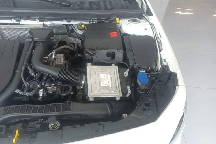 Used Mercedes-Benz A-Class 2022 Second Facelift A 200 L Sport Sedan Fashion Version Engine Bay Left