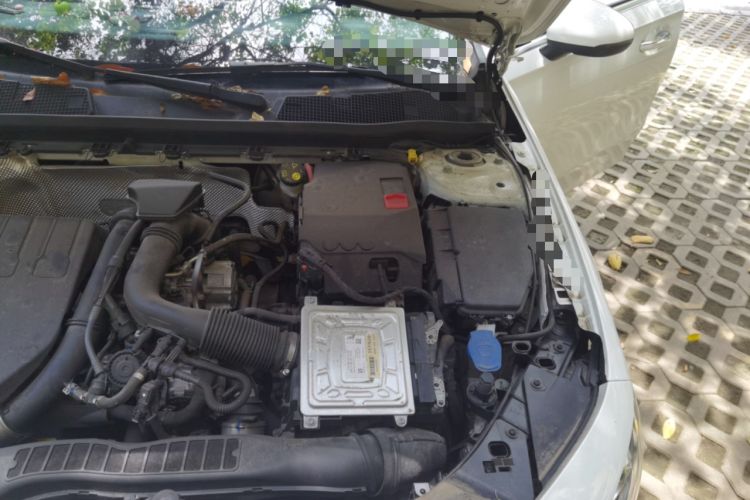 Used Mercedes-Benz A-Class 2022 Second Facelift A 200 L Sport Sedan Fashion Version Engine Bay Left
