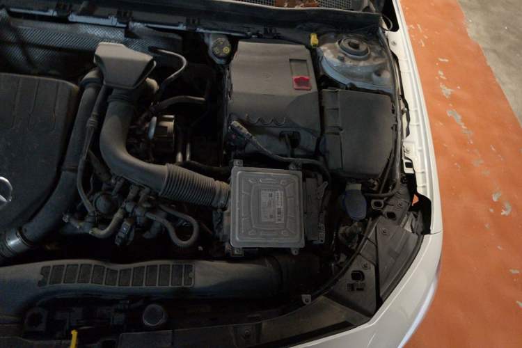 Used Mercedes-Benz A-Class 2022 Second Facelift A 200 L Sport Sedan Fashion Version Engine Bay Left