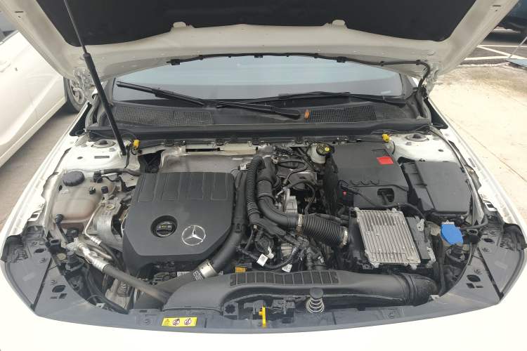Used Mercedes-Benz A-Class 2022 Revised Version A 200 L Sport Sedan Fashionable Style Engine Bay