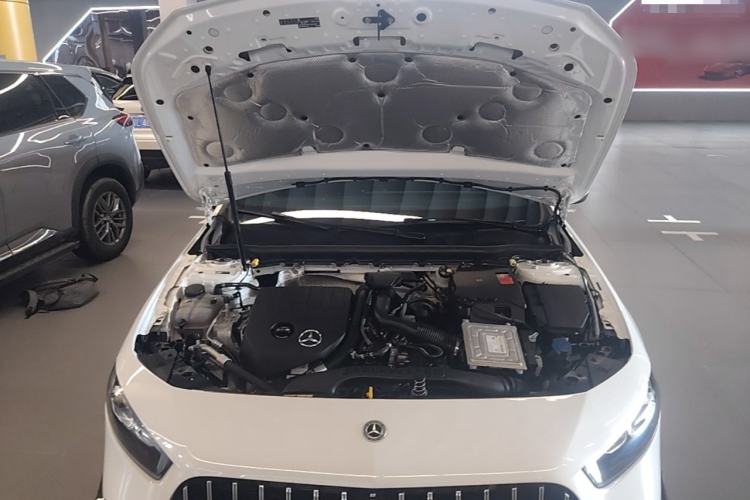Used Mercedes-Benz A-Class 2022 Revised Version A 200 L Sport Sedan Fashionable Style Engine Bay
