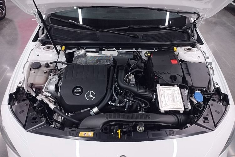 Used Mercedes-Benz A-Class 2022 Revised Version A 200 L Sport Sedan Fashionable Style Engine Bay