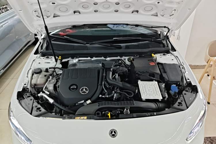 Used Mercedes-Benz A-Class 2022 Revised Version A 200 L Sport Sedan Fashionable Style Engine Bay
