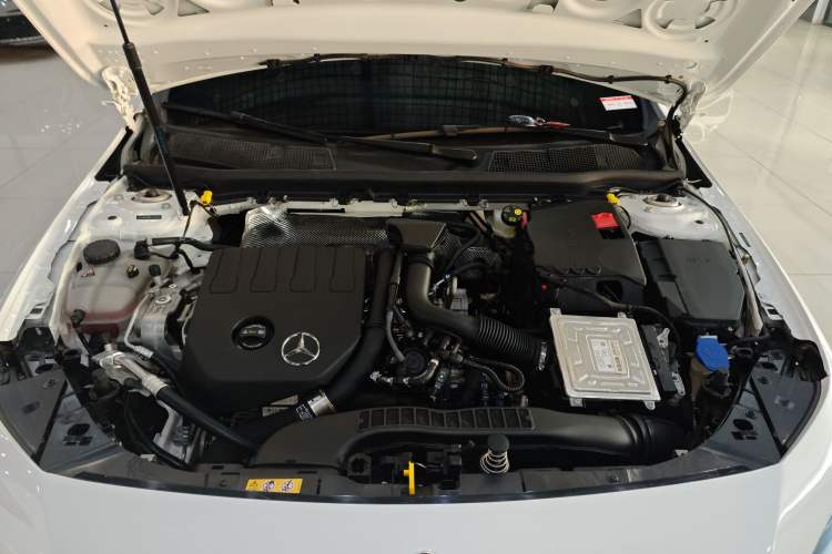 Used Mercedes-Benz A-Class 2022 Revised Version A 200 L Sport Sedan Fashionable Style Engine Bay