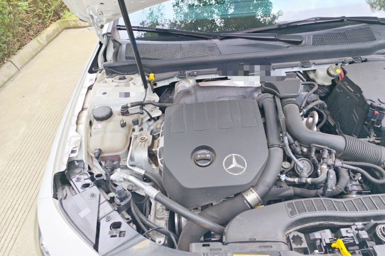 Used Mercedes-Benz A-Class 2022 Revised Version A 200 L Sport Sedan Fashionable Style Engine Bay Right