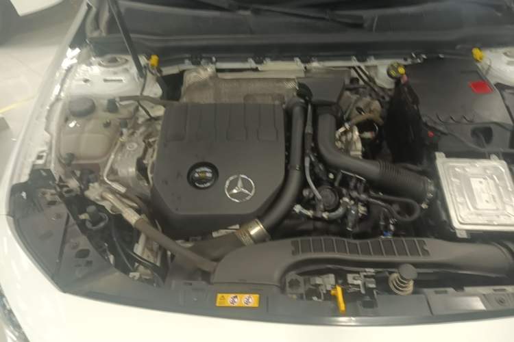 Used Mercedes-Benz A-Class 2022 Revised Version A 200 L Sport Sedan Fashionable Style Engine Bay Right