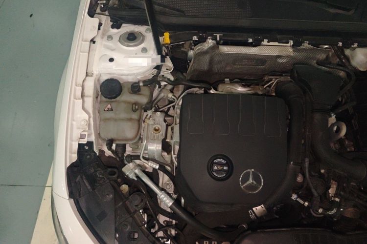 Used Mercedes-Benz A-Class 2022 Revised Version A 200 L Sport Sedan Fashionable Style Engine Bay Right