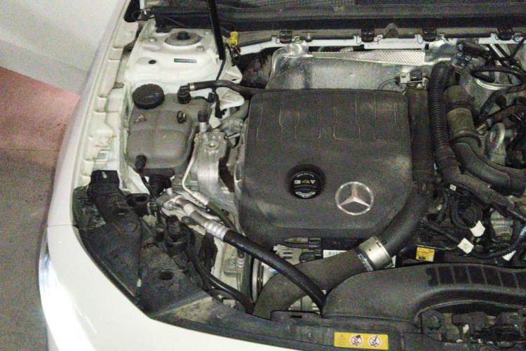 Used Mercedes-Benz A-Class 2022 Revised Version A 200 L Sport Sedan Fashionable Style Engine Bay Right