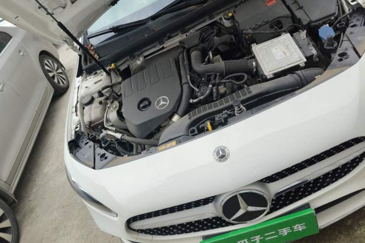 Used Mercedes-Benz A-Class 2022 Second Facelift A 200 L Sport Sedan Fashion Version Engine Bay Right