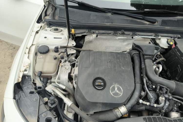 Used Mercedes-Benz A-Class 2022 Revised Version A 200 L Sport Sedan Fashionable Style Engine Bay Right