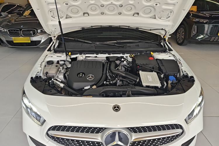 Used Mercedes-Benz A-Class 2022 Revised Version A 200 L Sport Sedan Fashionable Style Engine Bay