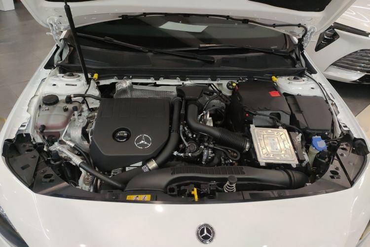 Used Mercedes-Benz A-Class 2022 Revised Version A 200 L Sport Sedan Fashionable Style Engine Bay