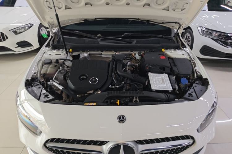 Used Mercedes-Benz A-Class 2022 Revised Version A 200 L Sport Sedan Fashionable Style Engine Bay