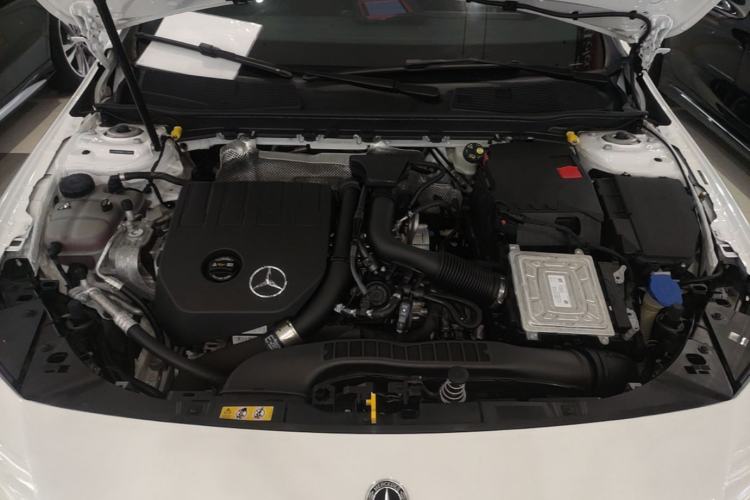 Used Mercedes-Benz A-Class 2022 Revised Version A 200 L Sport Sedan Fashionable Style Engine Bay