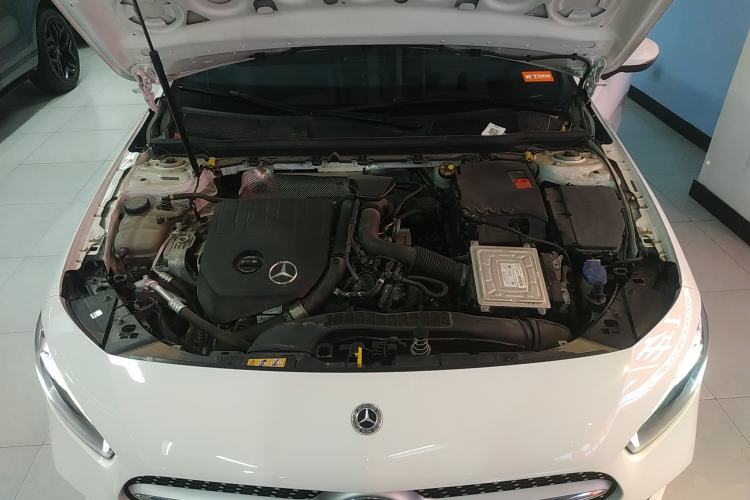 Used Mercedes-Benz A-Class 2022 Revised Version A 200 L Sport Sedan Fashionable Style Engine Bay