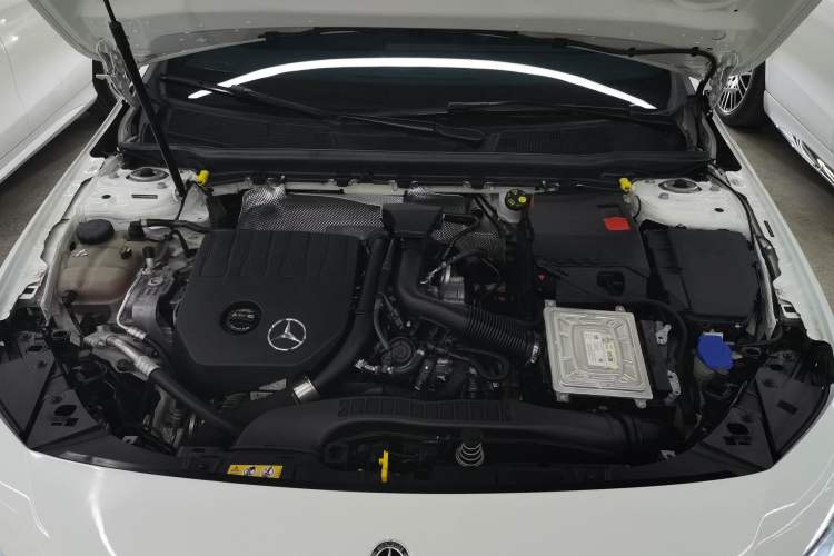 Used Mercedes-Benz A-Class 2022 Revised Version A 200 L Sport Sedan Fashionable Style Engine Bay