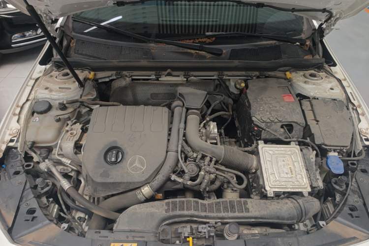Used Mercedes-Benz A-Class 2022 Revised Version A 200 L Sport Sedan Fashionable Style Engine Bay