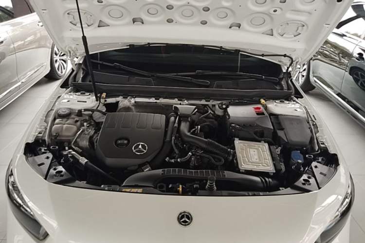 Used Mercedes-Benz A-Class 2022 Revised Version A 200 L Sport Sedan Fashionable Style Engine Bay