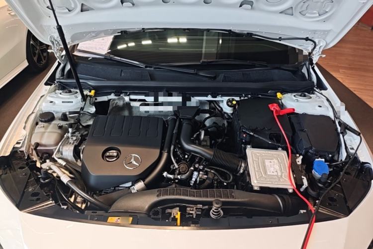 Used Mercedes-Benz A-Class 2022 Revised Version A 200 L Sport Sedan Fashionable Style Engine Bay