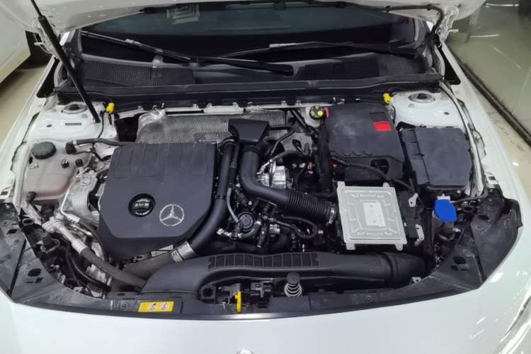 Used Mercedes-Benz A-Class 2022 Revised Version A 200 L Sport Sedan Fashionable Style Engine Bay