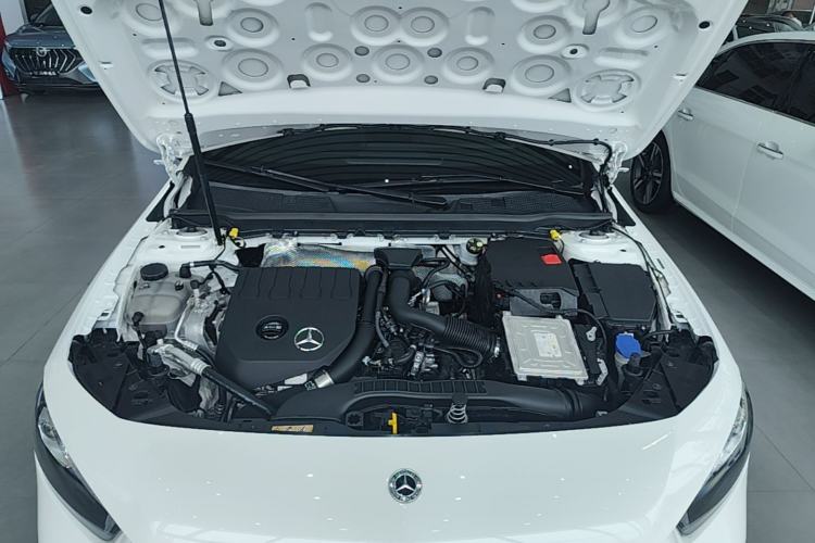 Used Mercedes-Benz A-Class 2022 Revised Version A 200 L Sport Sedan Fashionable Style Engine Bay