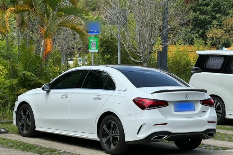 Used Mercedes-Benz A-Class 2022 Revised Version A 200 L Sport Sedan Fashionable Style Exterior 1